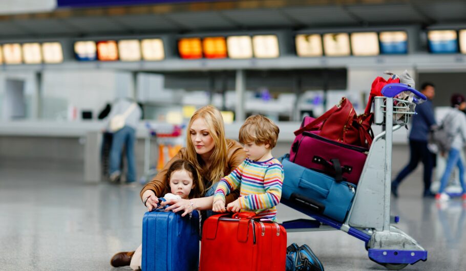 Quando viajar em família se torna mais uma responsabilidade invisível Sobrecarga mental materna em viagem em família